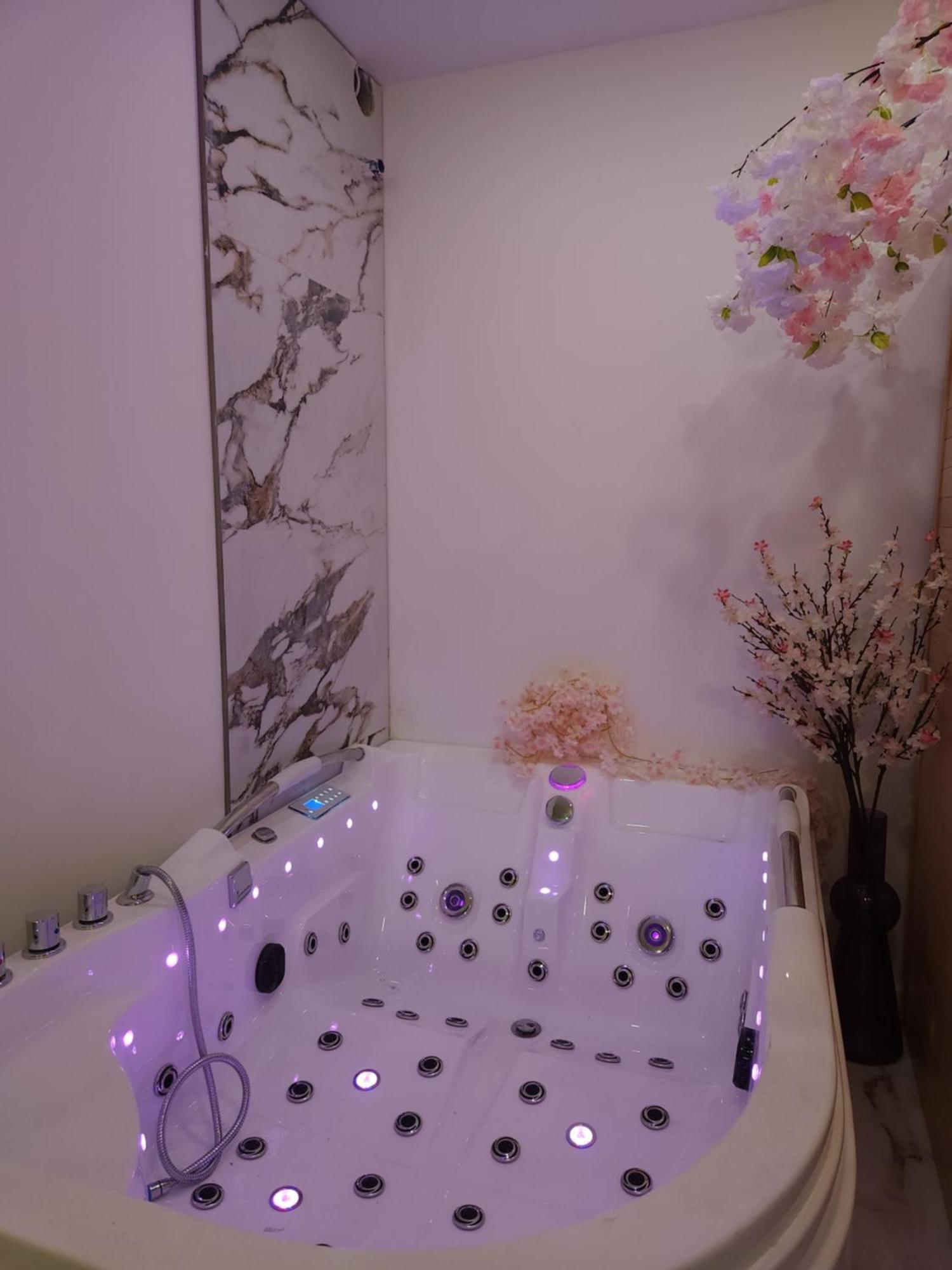 New In Gdansk! Red Room In The Heart Of Gdansk - Bdsm - With A Luxury Jacuzzi And Access To A Sauna Zewnętrze zdjęcie